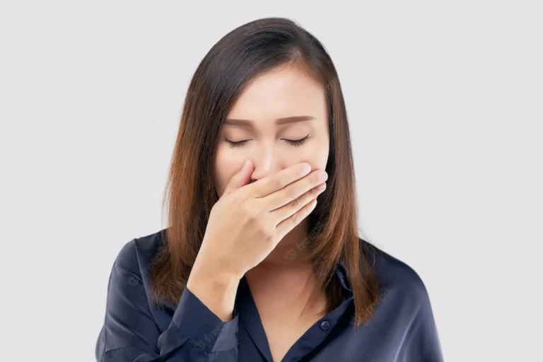 portrait-tired-girl-who-yawns-woman-yawning-light-gray-background_46527-834