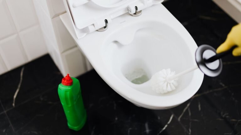 Mixing Cleaning Products: The Diwali Combo That Makes Toxic Gas