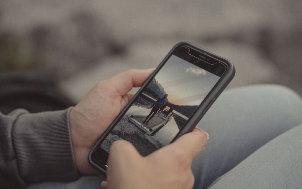 hands holding a smartphone